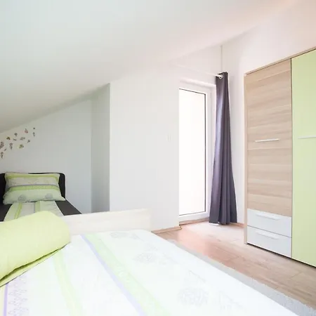 Opera Apartment *
